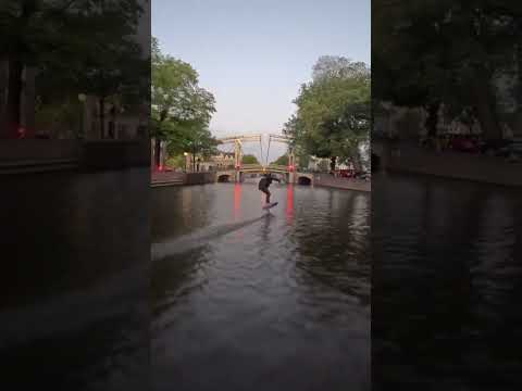 Sending it into Amsterdamn like a bawssss @Fliteboard #courtintheact #007 #efoil #amsterdam