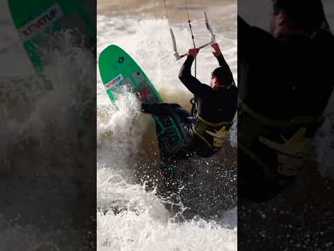 All the action in the shore break! #courtintheact #freeride #kitesurf #kitesurfing #waves