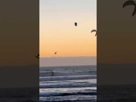 Cape Town Sunset! #courtintheact #kiteboarding #capetown #freeride #kitesurf #watersport