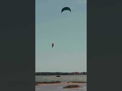 Alessa M. taking her first ever GKA Big Air win! 🤩 – kitesurf videó és tippek