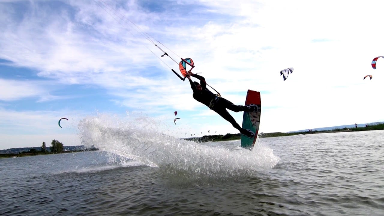 Seattle Kiteboarding – Jetty Island is amazing – kitesurf videó és tippek