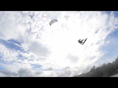 Kitesurf at Lake Weyba Noosa Adventure Sports crew. – wave kite tippek